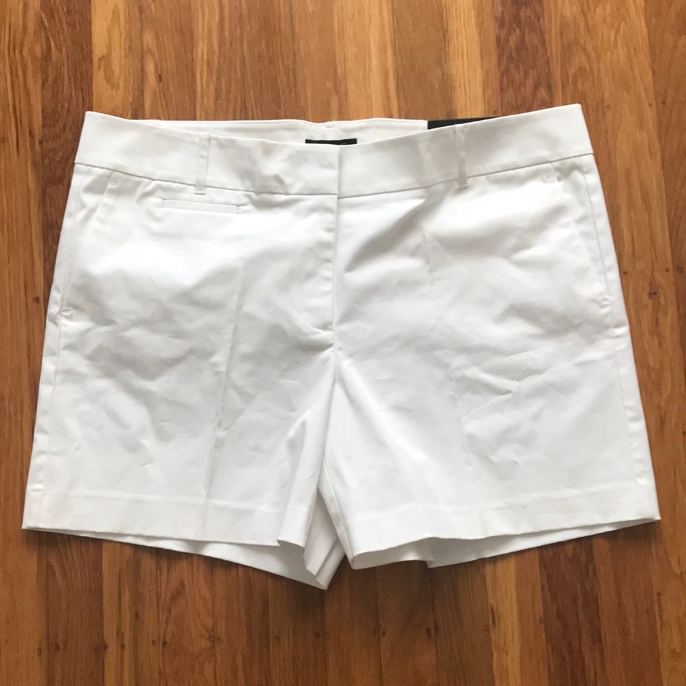 NWT Ann Taylor white metro shorts